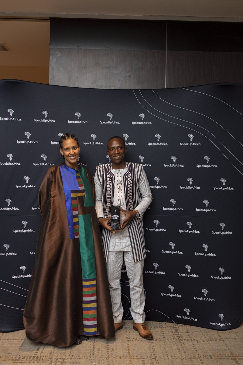 HarounaSimbo's tweet photo. Je suis honoré d'avoir reçu le prix du Leadership @SpeakUpAfrica1 2021.  Un prix qui récompense les institutions et individus qui agissent en faveur du développement durable en #Afrique.Notre engagement commun :Panser le présent de l'Afrique &amp; penser son futur.#Burkina #kebetu https://t.co/vNkoXK2RhU