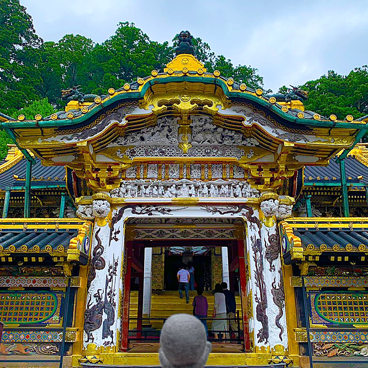 Deidara_Botchi's tweet photo. Hi!
I'm a #DeidaraBotchi .
This is a gate called #Karamon , which was built to protect the main shrine of #Toshogu .
It is characterized by arched roofs.
This is one of the #NationalTreasures .
#Nikko
#Utsunomiya
#Ibaragi
#Japan
#StuffedAnimalPhotography
#StuffedAnimalTravel https://t.co/dNEdoJnPzt
