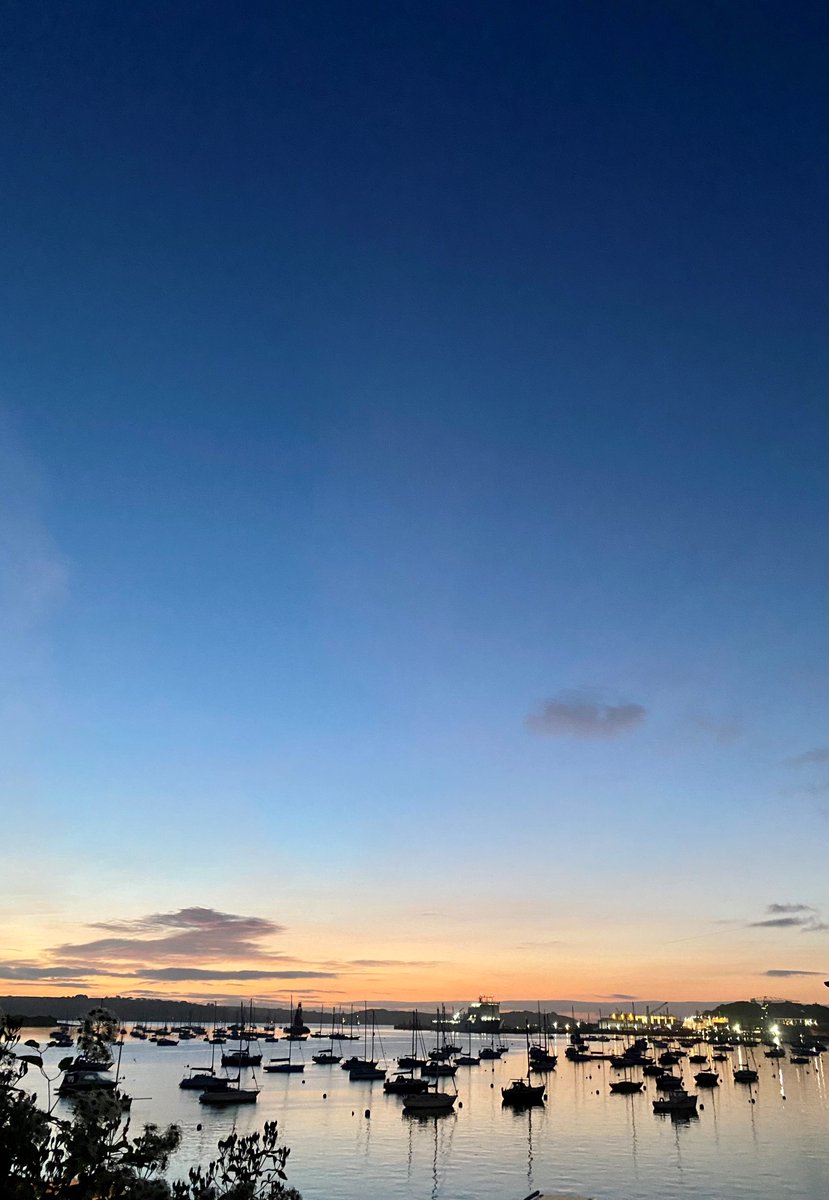A spectacular sunrise harbour shot taken by our Managing Director Ben Young <a href="/Cornishhotels/">Ben Young</a> 😍

Have you been lucky enough to catch this view at sunrise? 

#TheGreenbank #Falmouth #LoveFalmouth #Cornwall #LoveCornwall #Harbourviews #Sunrise #Tuesday #TuesdayThoughts