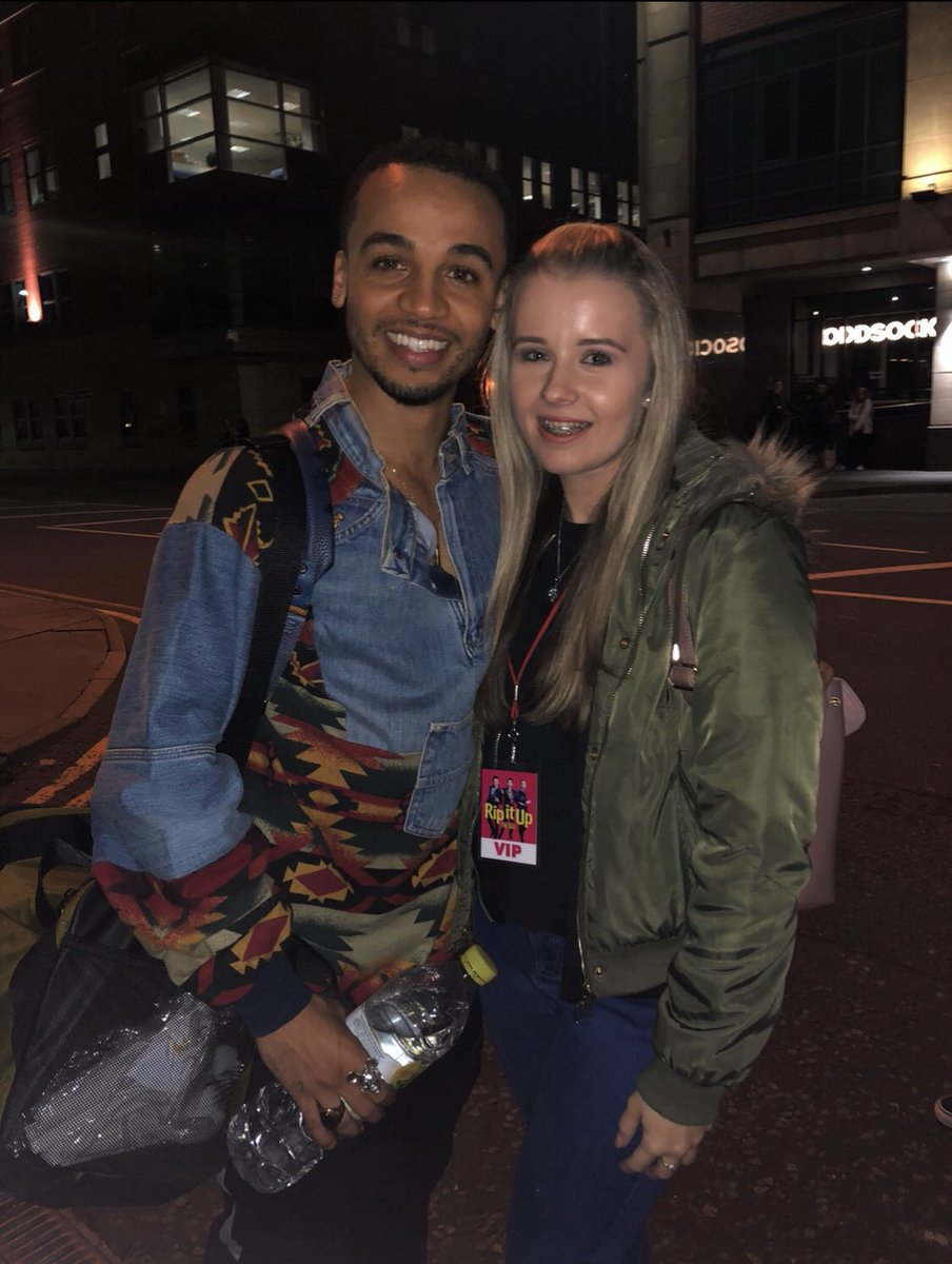 Dani_JLS's tweet photo. The last time I met Aston was back in 2018, can’t believe today is the day I finally meet all the boys!! 😁💙💚💛❤️ 
@JLSOfficial @AstonMerrygold @MarvinHumes @JBGill @Oritse 
#BeatAgainTour https://t.co/c889r2bDRv
