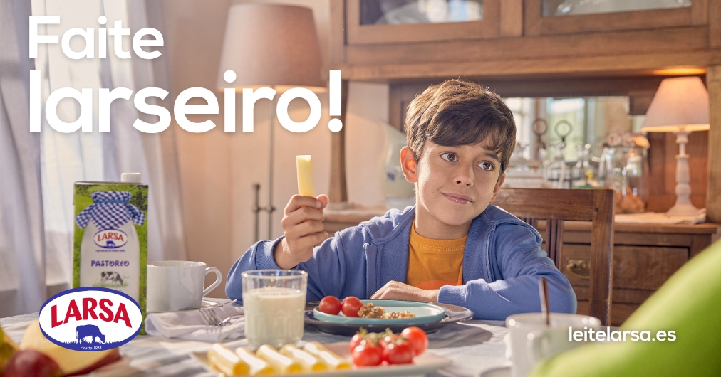 leitelarsa's tweet photo. Cantos de vós levades consumindo produtos Larsa dende pequenos? 👧🏻👦🏻
O paso definitivo para ser un verdadeiro fan de Larsa é converterse en #Larseiro para estar ao día de todas as nosas novidades, produtos e… para gañar moitos premios! 🎁
➡ https://t.co/D7VxDlOSHe https://t.co/Dx4sxuXeC6