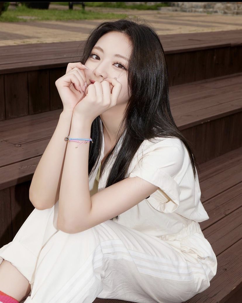 yunaspics's tweet photo. CSI2 behind https://t.co/qvcwvcJf31