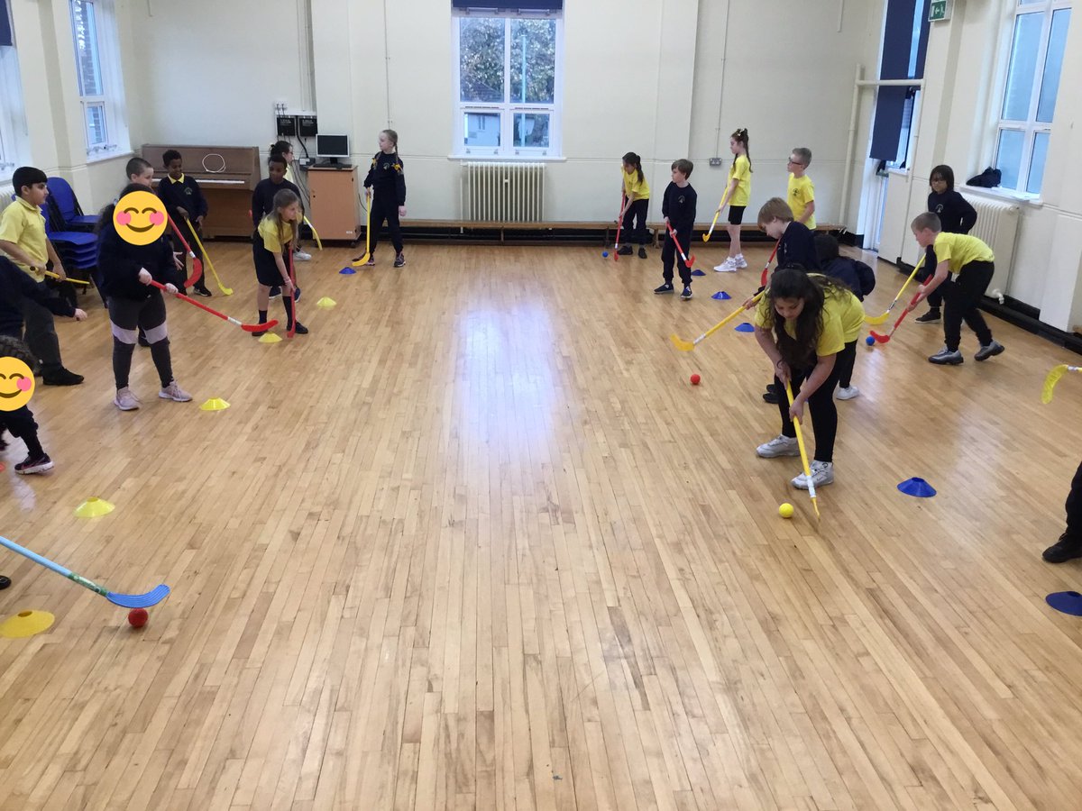year6willow's tweet photo. We had a fun afternoon yesterday! We learnt about graphic scores in  music with Ms Nev-Ed and we had our first hockey lesson in P.E 🏑 🎵 
@PinehurstP 
#pinehurstmusic
#pinehurstpe https://t.co/gRecaEPEUA