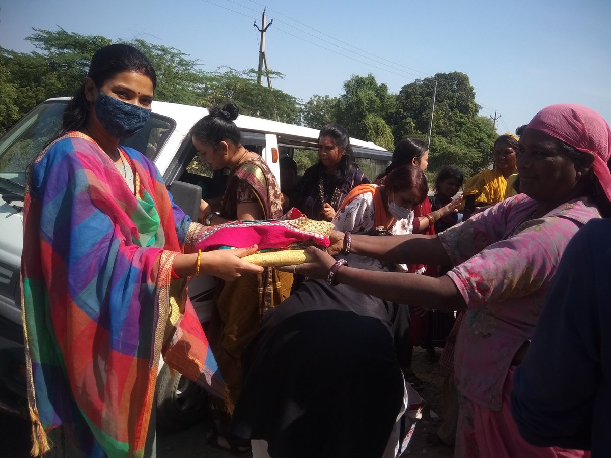 DoonBlossom's tweet photo. #JOYOFGIVING #SERVICETOPOOR #DoonBlossomAcademy #DBA https://t.co/Haddgd5YQr