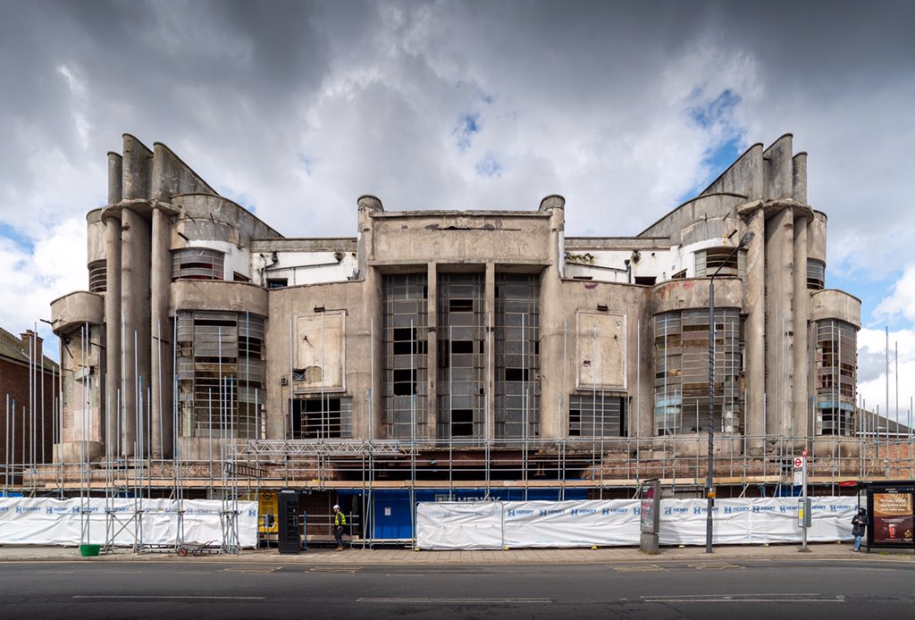 SAVEtoReuse's tweet photo. 🆘Concerning images emerging showing the apparent demolition of Harrow's former Dominion Cinema frontage📽️Planning permission for flats behind was conditional on retention and restoration of the facade⚠️Urgent action by @harrow_council needed👁️@gdh1961 @CTheatreAssoc @C20Society https://t.co/F5bLNhjvMM