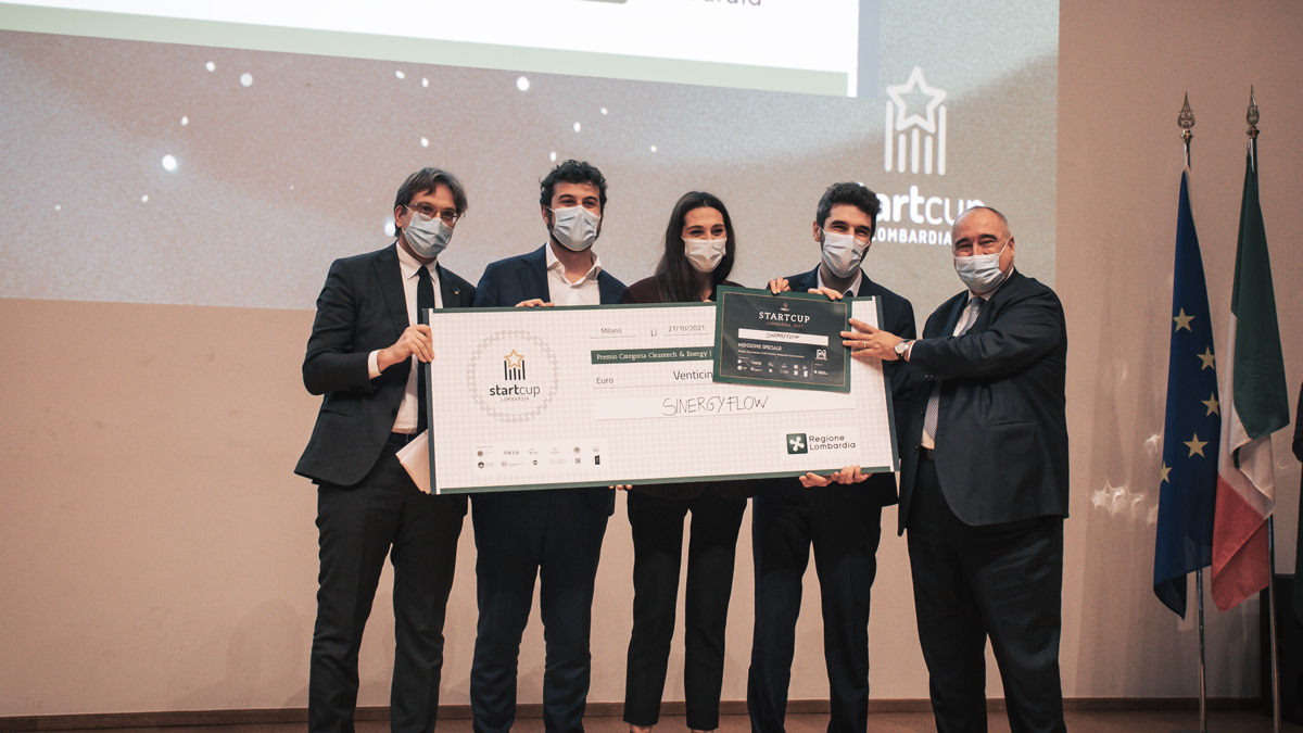 Startcup Lombardia (@startcup) on Twitter photo 🏆#StartcupLombardia winners
A Sinergy Flow, cat. #Cleantech #Energy, premio €25K e iscrizione <a href="/PNICube/">PNICube</a>
➡️Batteria innovativa per l’accumulo energetico stazionario che impiega gli scarti ricchi in zolfo dell’industria petrolchimica
<a href="/RegLombardia/">Regione Lombardia</a> <a href="/PoliHub/">PoliHub</a> <a href="/andrea_sianesi/">Andrea Sianesi</a> 🏆#StartcupLombardia winners
A Sinergy Flow, cat. #Cleantech #Energy, premio €25K e iscrizione <a href="/PNICube/">PNICube</a>
➡️Batteria innovativa per l’accumulo energetico stazionario che impiega gli scarti ricchi in zolfo dell’industria petrolchimica
<a href="/RegLombardia/">Regione Lombardia</a> <a href="/PoliHub/">PoliHub</a> <a href="/andrea_sianesi/">Andrea Sianesi</a>