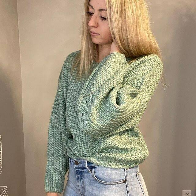 EnvyBtq's tweet photo. French tuck or untucked?🤔
.
.

Sadie &amp; Sage - Silverwood Pullover
.
.
.
#frenchtuck #untuck #fallstyles #fun #knits #comfy #soft #sweaterweather #yqg #visitwalkerville #chic #inspo #fallfashion #styling #autumn #shoplocal #supportlocal https://t.co/PF6Dzlz8J2 https://t.co/BnXXYzWV3i