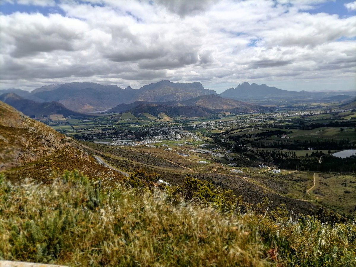 amylew_official's tweet photo. 💚🤎💛💙🤍
#capetown #southafrica #naturephotography #naturelovers #nature_photo #photography #montrochellenaturereserve #cloud #mountains #beautifuldestinations #naturephoto #natureistrending #picoftheday #photooftheday #potd https://t.co/aoBT6Jw0Yz