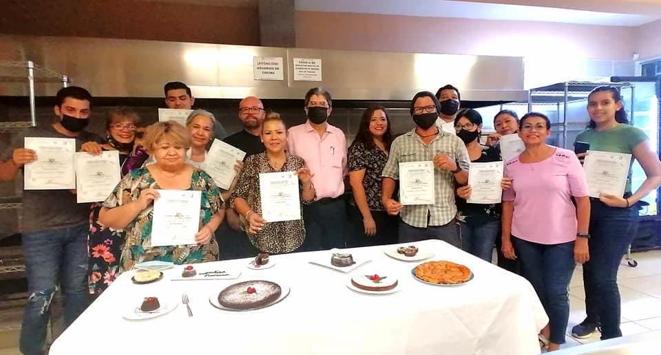GobBCS's tweet photo. El Instituto de Capacitación para los Trabajadores del Estado de Baja California Sur #ICATEBCS, realizó la clausura de los cursos que iniciaron el pasado 18 de octubre. https://t.co/O87wVx878u
