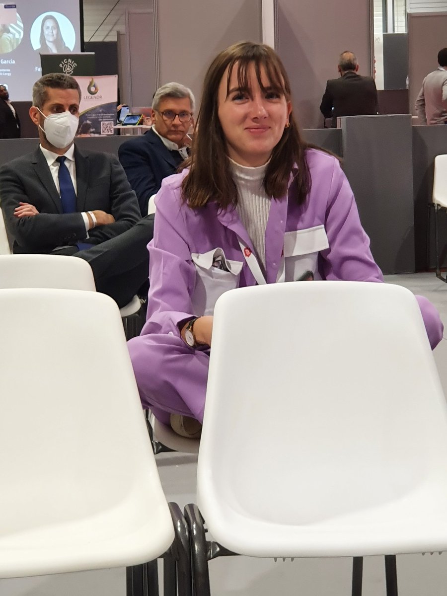 Je présente actuellement ma conférence transformée en circonférence en ayant invité  <a href="/Wikidebats/">Wikidébats</a> et avec un auditoire au top. 
Félicitations à toute l'équipe du <a href="/SalonSELIF/">SELIF</a> !