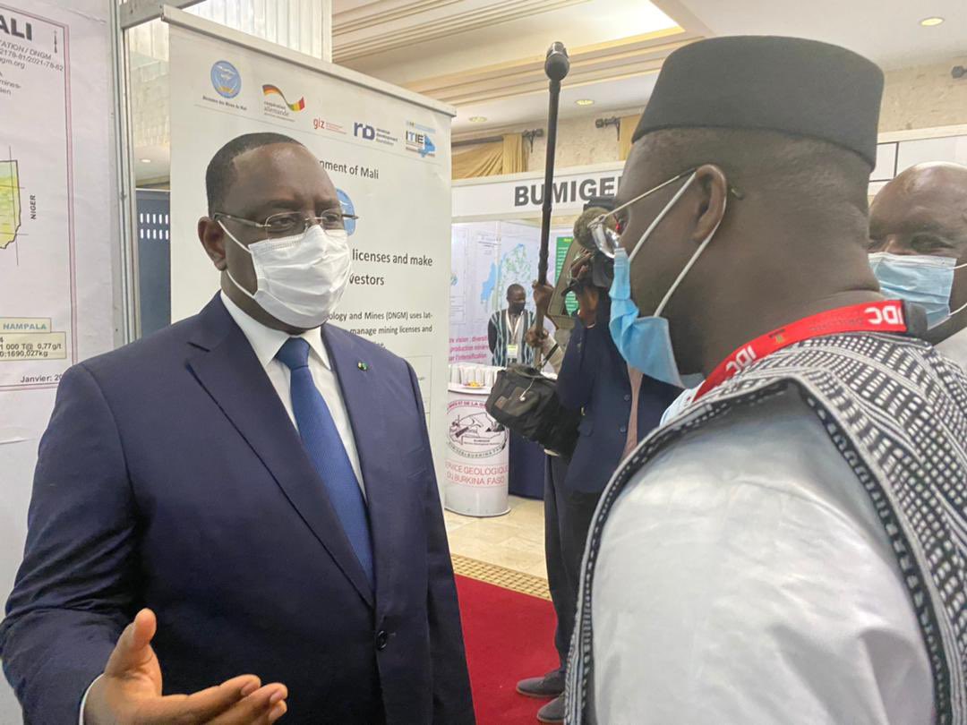 TRAORE_Lamine_S's tweet photo. J’ai participé ce matin à l’ouverture du salon international minier du Sénégal présidé par le Président Macky Sall et pris part au panel ministériel sur la vision et la stratégie sous-régionale et internationale de mise en œuvre du contenu local.
Vive l’intégration sous régionale https://t.co/eiDIcZv9KZ