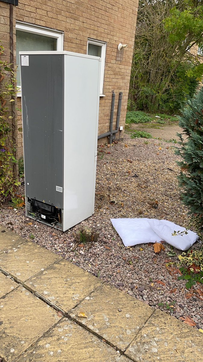 CBS_Waste's tweet image. Fireworks aren&apos;t the only things that need to be handled with care. The same goes for WEEE waste.

〰️〰️
Call us now on 01480 220434 ☎️
Message us for an instant quote 📲
Email us info@cbs-waste.org 📩
〰️〰️

#cbswaste #guyfawkespromotion #bonfirenight