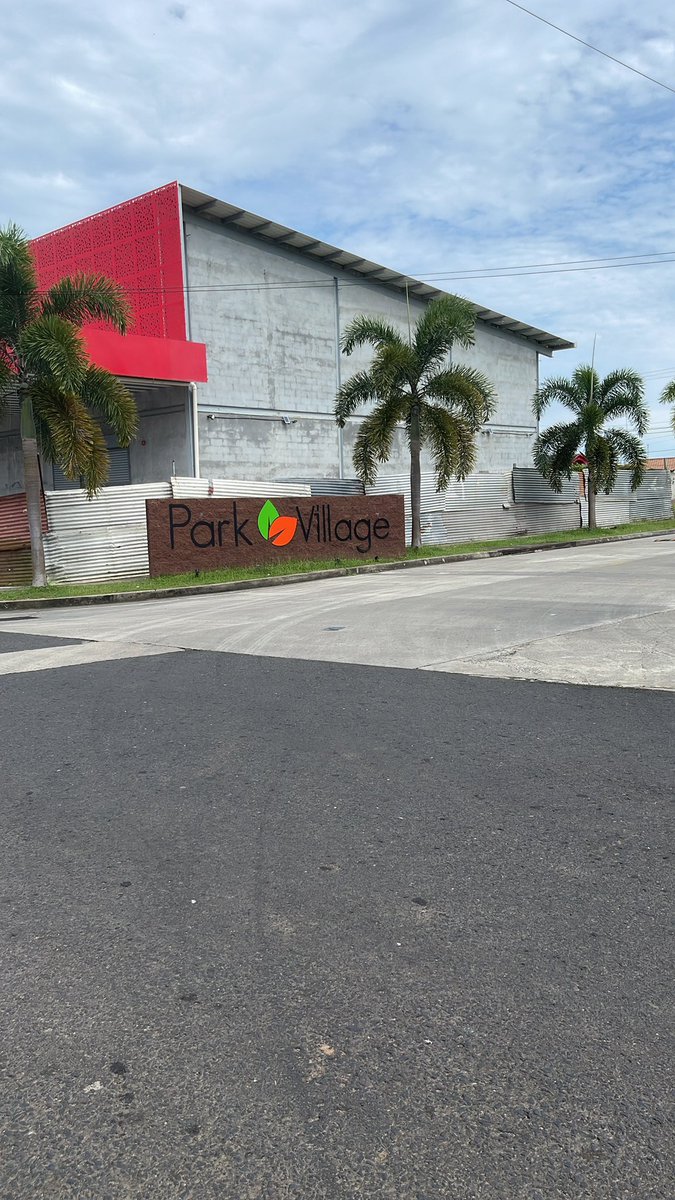 MartinezCallme's tweet photo. Alquilo residencia en arraijan nueva , la misma cuenta con garita, 2 estacionamiento,3 recámara y 2 baños . Si alguien está interesado o conocen a alguien que está buscando alquilar me dejan un mensaje en el Dm o solo ayúdame con un repostear 🙏🏾Gracias 😘 https://t.co/3vFhSVTR8U