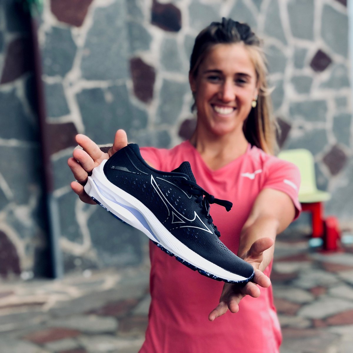 mizunoiberia's tweet photo. La nueva Wave Rider 25 te ofrece un increíble nivel de suavidad, amortiguación y reactividad gracias a la tecnología MIZUNO ENERZY 🔥

En este tuit puedes ver los colores disponibles para mujer 🏃

Más info y colores para hombre ▶ https://t.co/K6Ffhqtpco

#Mizuno #Running https://t.co/FRiM8uxteE