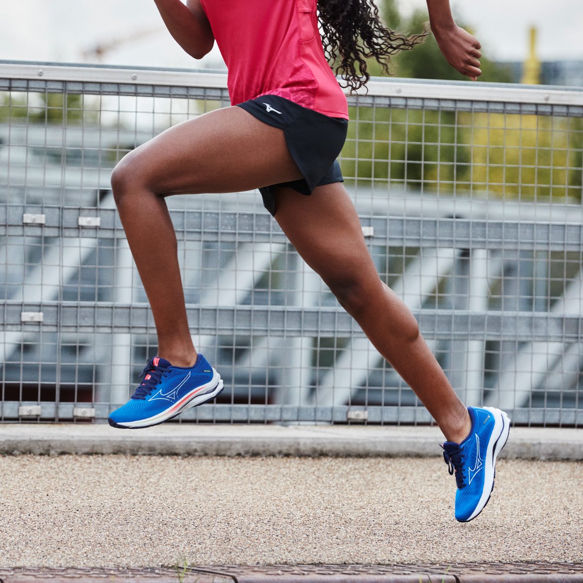 mizunoiberia's tweet photo. La nueva Wave Rider 25 te ofrece un increíble nivel de suavidad, amortiguación y reactividad gracias a la tecnología MIZUNO ENERZY 🔥

En este tuit puedes ver los colores disponibles para mujer 🏃

Más info y colores para hombre ▶ https://t.co/K6Ffhqtpco

#Mizuno #Running https://t.co/FRiM8uxteE