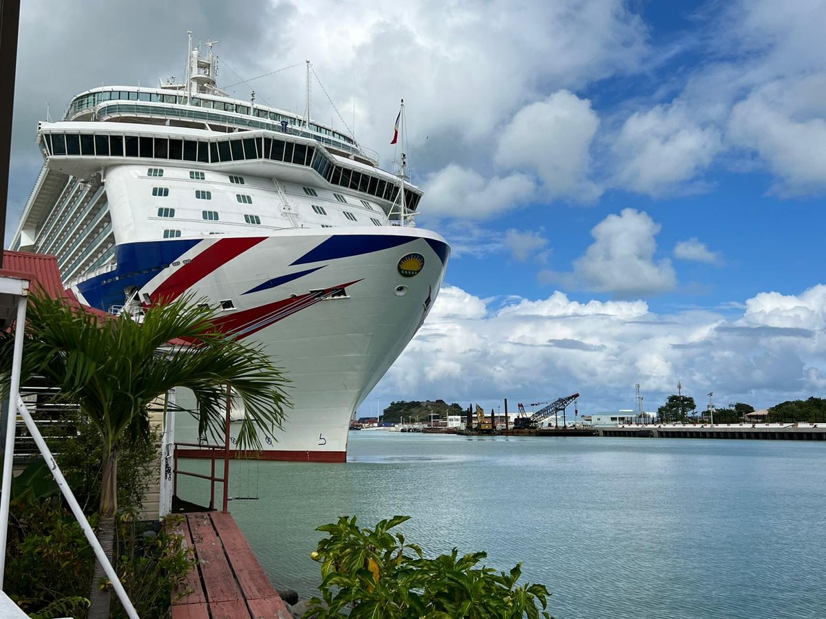 P&O Cruises tweet media