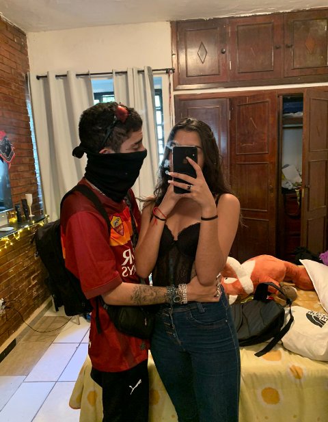 npaleeh's tweet photo. que mané romeu e julieta 
vamos ser sidoka e Mariana https://t.co/oYE3pEu1wB