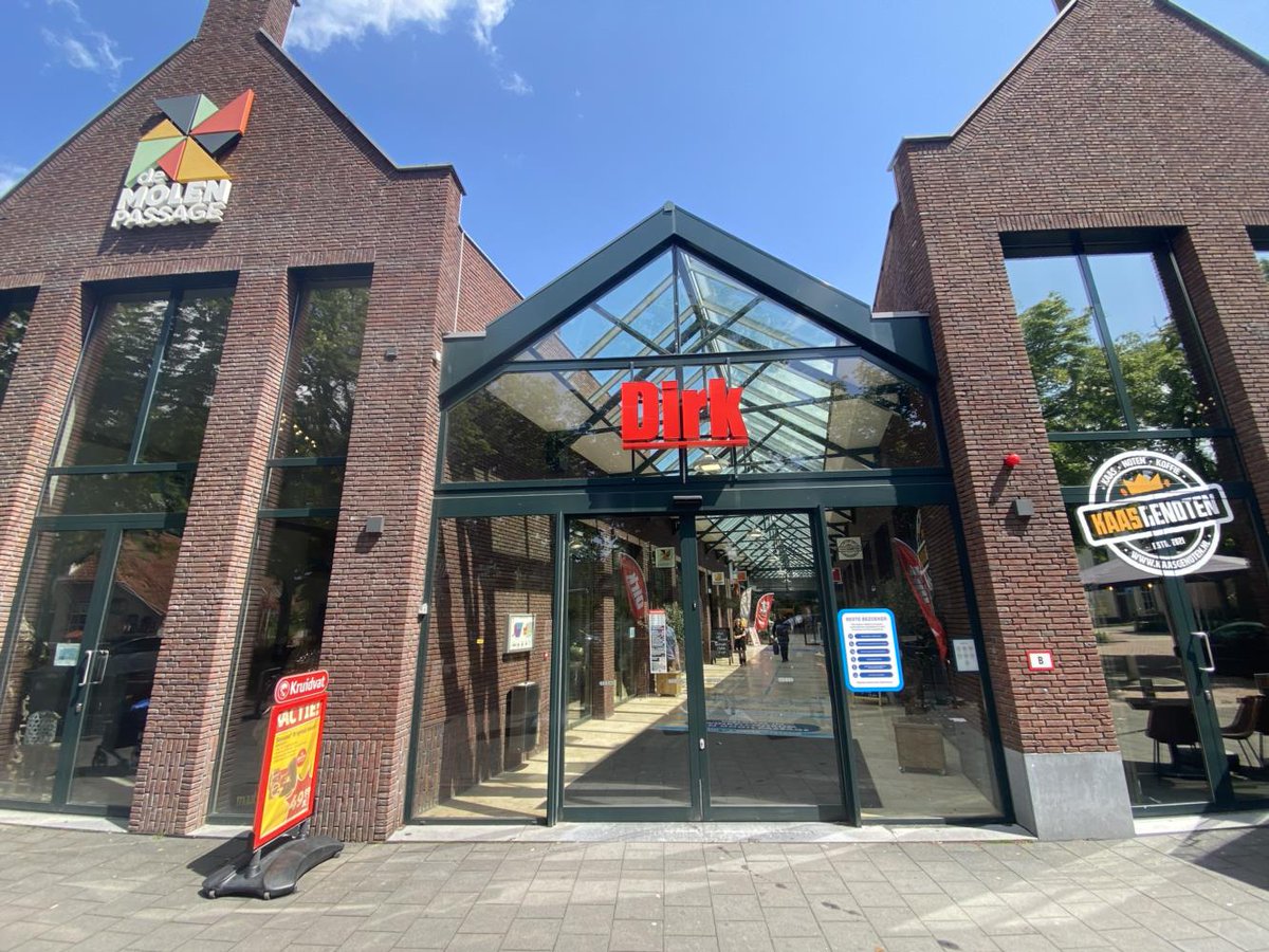 Sectie5's tweet photo. @Sectie5 koopt winkelcentrum De Molenpassage in Etten-Leur: https://t.co/x43KzJcaS9 #winkelcentrum #vastgoed #beleggen #groeifonds #sectie5 https://t.co/mJHtHgGeKq
