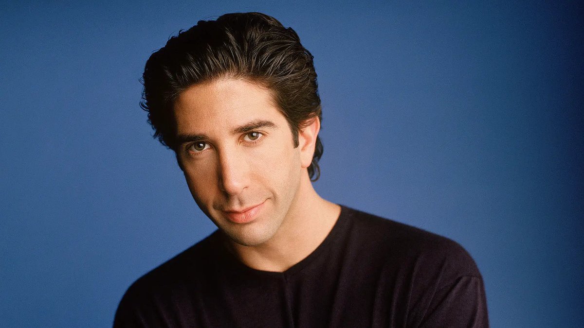 heinowpy's tweet photo. Feliz cumple 👉🏼 #DavidSchwimmer 🤩🎉 el actor que interpretó a #RossGeller hoy cumple 55 años🥳
Citá este tweet con tu gif favorito del #Rossatron https://t.co/MCD2g1HI0W
