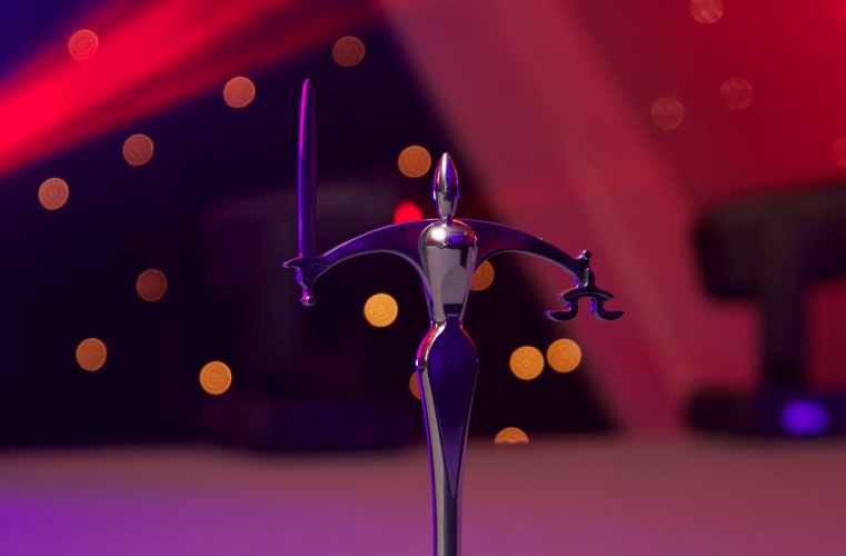 And we’re off…Congratulations to the first #LawyerAwards winner of the afternoon…
<a href="/BatesWellsTweet/">Bates Wells</a> takes home the trophy for Litigation team OTY, sponsored by <a href="/GallagherUK/">Gallagher UK</a>

Highly commended: @HSFlegal

Commended: <a href="/Freshfields/">Freshfields</a>