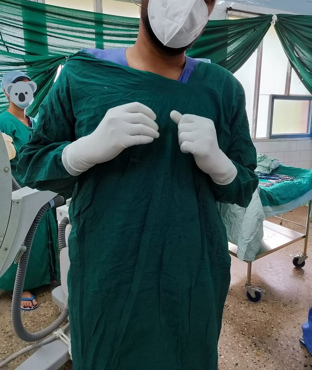 jaytchauhan9's tweet photo. Off-shoulder scrubs
#MedTwitter #fashion #designer https://t.co/bXnGGDt0Od