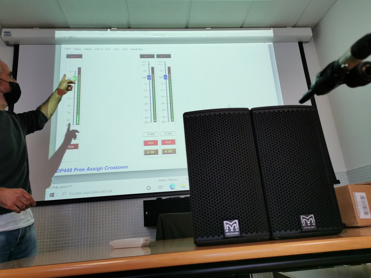CFRdeVigo's tweet photo. Segunda xornada do curso V2101036 A cadea de son en espectáculos en vivo. Sistemas de PA e monitores https://t.co/iWGjW9UJQn
