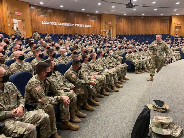 alu_lncoa's tweet photo. On 1 Nov 2021, 1TSC CSM Michael J. Perry III conducted a LPD with SLC Cadres/Students at the #LNCOA. He accentuated the importance of #StandardsandDiscipline, and creating a #Culture of #Inclusion. He discussed the @16thSMA initiatives and NCO Strategy. https://t.co/lZlaaSETsj