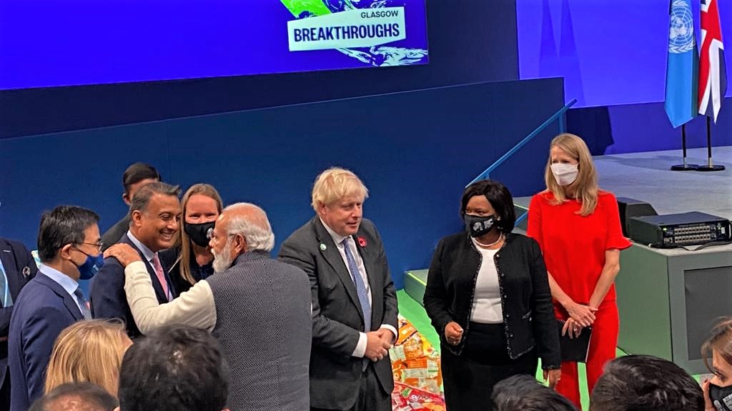 sumant_sinha's tweet photo. Historic moment for India and the world as Hon'ble PM @narendramodi announces the pivotal 'One World, One Sun, One Grid,' renewable energy plan as a part of the #BreakthroughAgenda at #COP26.
#GlasgowBreakthroughs #OneWorldOneSunOneGrid #TogetherForOurPlanet https://t.co/zTErQNhrEq