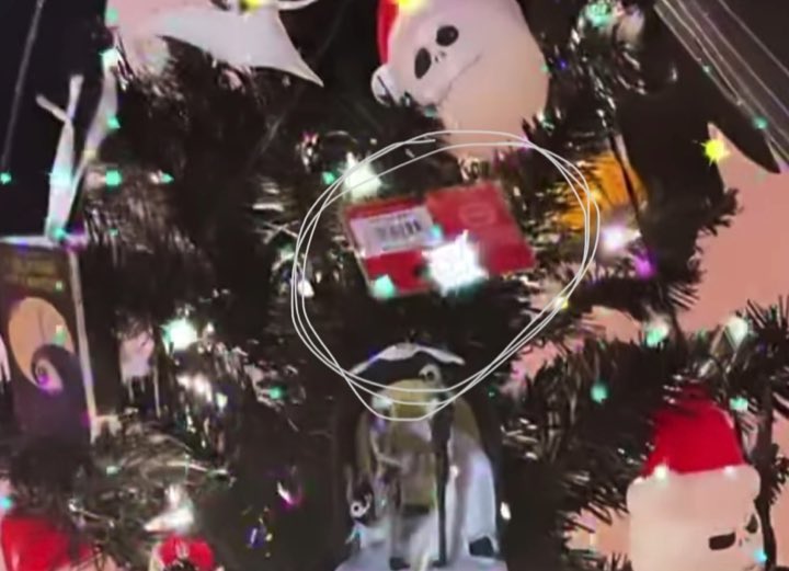 Sarazvv's tweet photo. @Eugenia_Cooney Thoughts: why Eugenia always has tickets on her clothes and items?? Does she love to remember how much she spent or is it to have value after her death? 🧐 And take in note that she never “remembers” who makes what and where she bought them even if she has ticket with names on https://t.co/rtAgGFilrQ