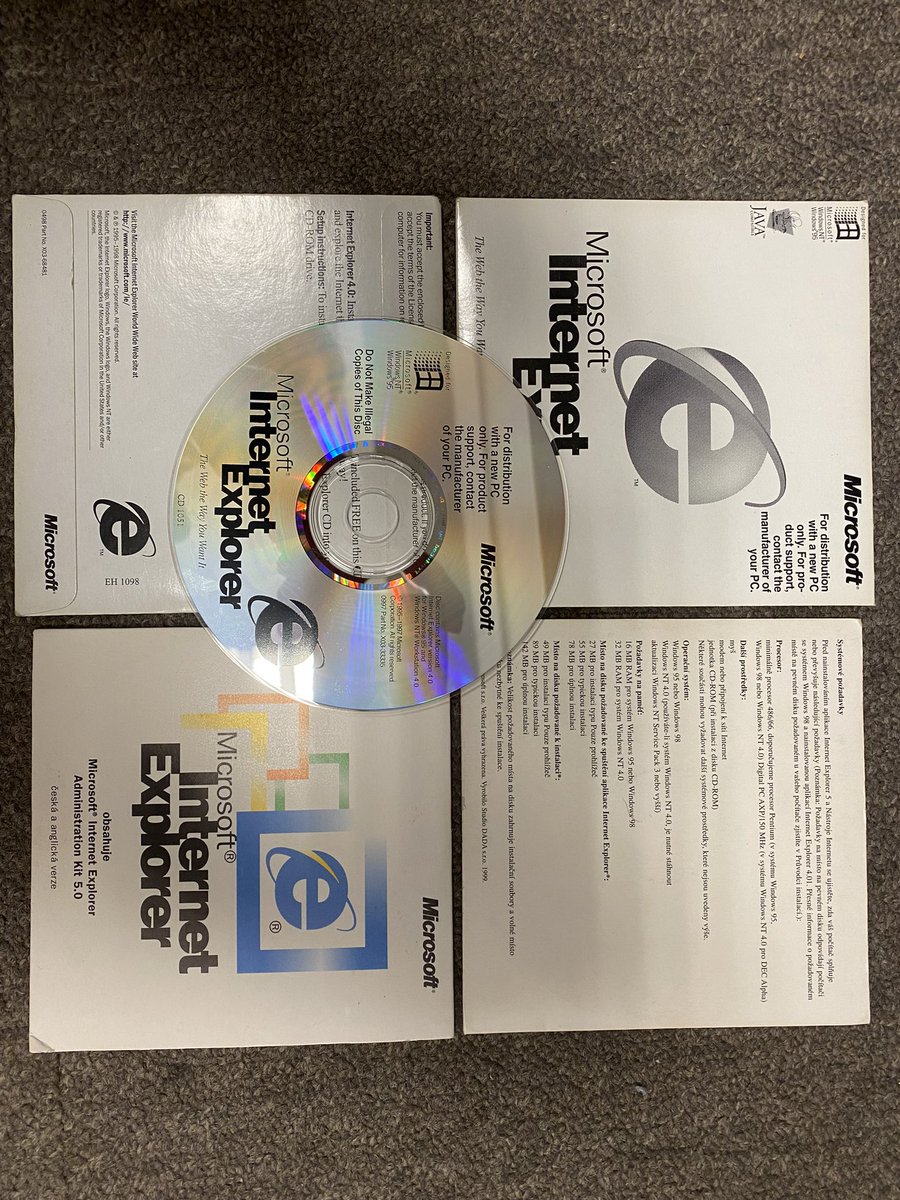 PetrKacbuda's tweet photo. Nekdo origo CD Internet explorer 4.0? :) @retro_cz https://t.co/lVQIsuCMmD
