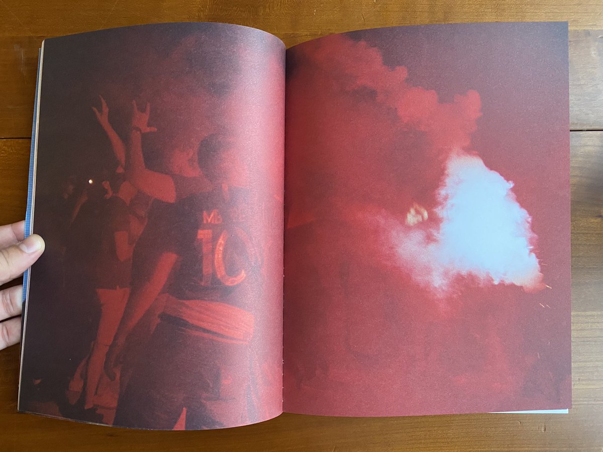 eliesfn's tweet photo. Le livre « Champions mon frère » des copains d’@AnalogFootball est sorti. 

Il retrace la fabuleuse journée du 15 juillet 2018 et je suis très heureux et très fier d’avoir 3 photos présentes dans le livre, d’autant plus que cette série représente mes débuts à l’argentique ☺️ https://t.co/DMqCANGS8k