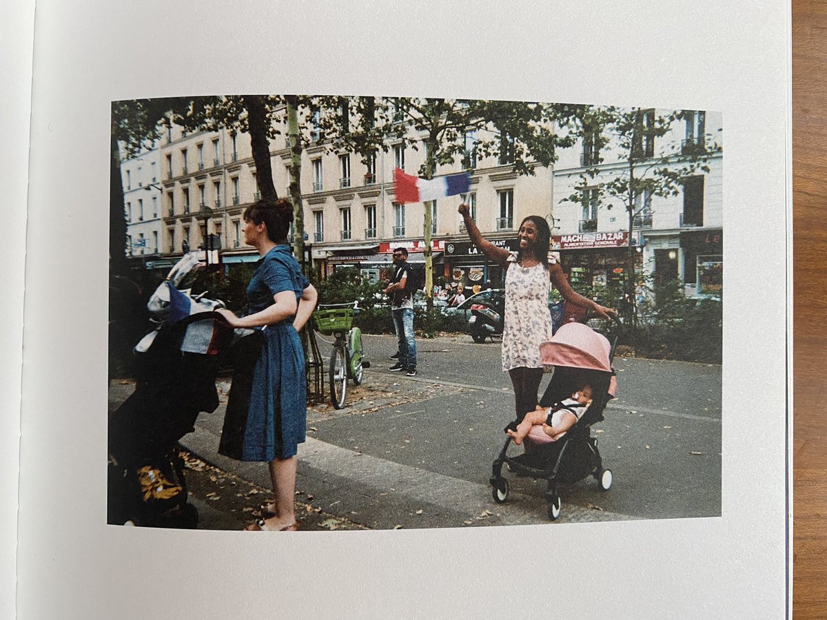 eliesfn's tweet photo. Le livre « Champions mon frère » des copains d’@AnalogFootball est sorti. 

Il retrace la fabuleuse journée du 15 juillet 2018 et je suis très heureux et très fier d’avoir 3 photos présentes dans le livre, d’autant plus que cette série représente mes débuts à l’argentique ☺️ https://t.co/DMqCANGS8k