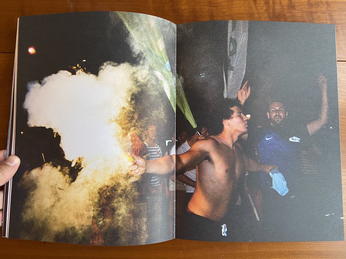 Le livre « Champions mon frère » des copains d’@AnalogFootball est sorti. Il retrace la fabuleuse journée du 15 juillet 2018 et je suis très heureux et très fier d’avoir 3 photos présentes dans le livre, d’autant plus que cette série représente mes débuts à l’argentique ☺️