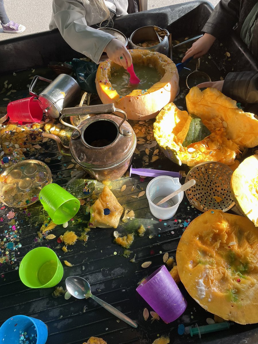 Willowbrook_Exe's tweet photo. Reception have had lots of fun with pumpkins today! ๐ #eyfs #learningthroughplay #continousprovision #exploreandplay #eyfslearners https://t.co/cvuAlDlYhv