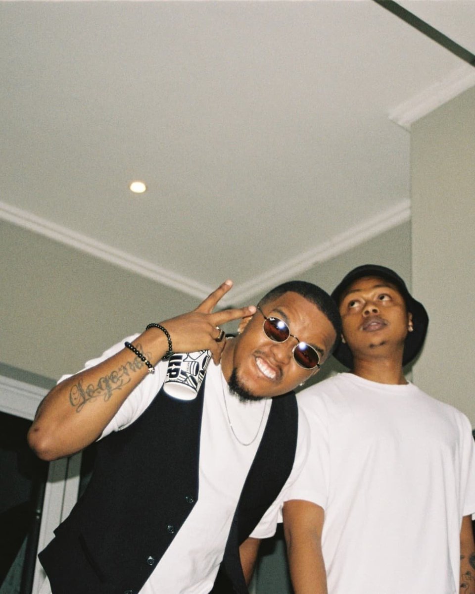 OriginalJayJody's tweet image. somethin' likE a canvaS thE waY wE donE brusheD uP. 
- hcW