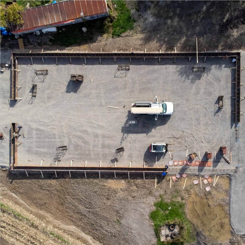 NationalBuildi2's tweet image. Back out here in Sweets Corners for another project. Customer was so happy with the pre-engineered steel building we had done a short while ago, that they asked us what else we can do.

#build #Construction
#farming #ag #poultry #cashcrop #customfarming #tractor #agtwitter