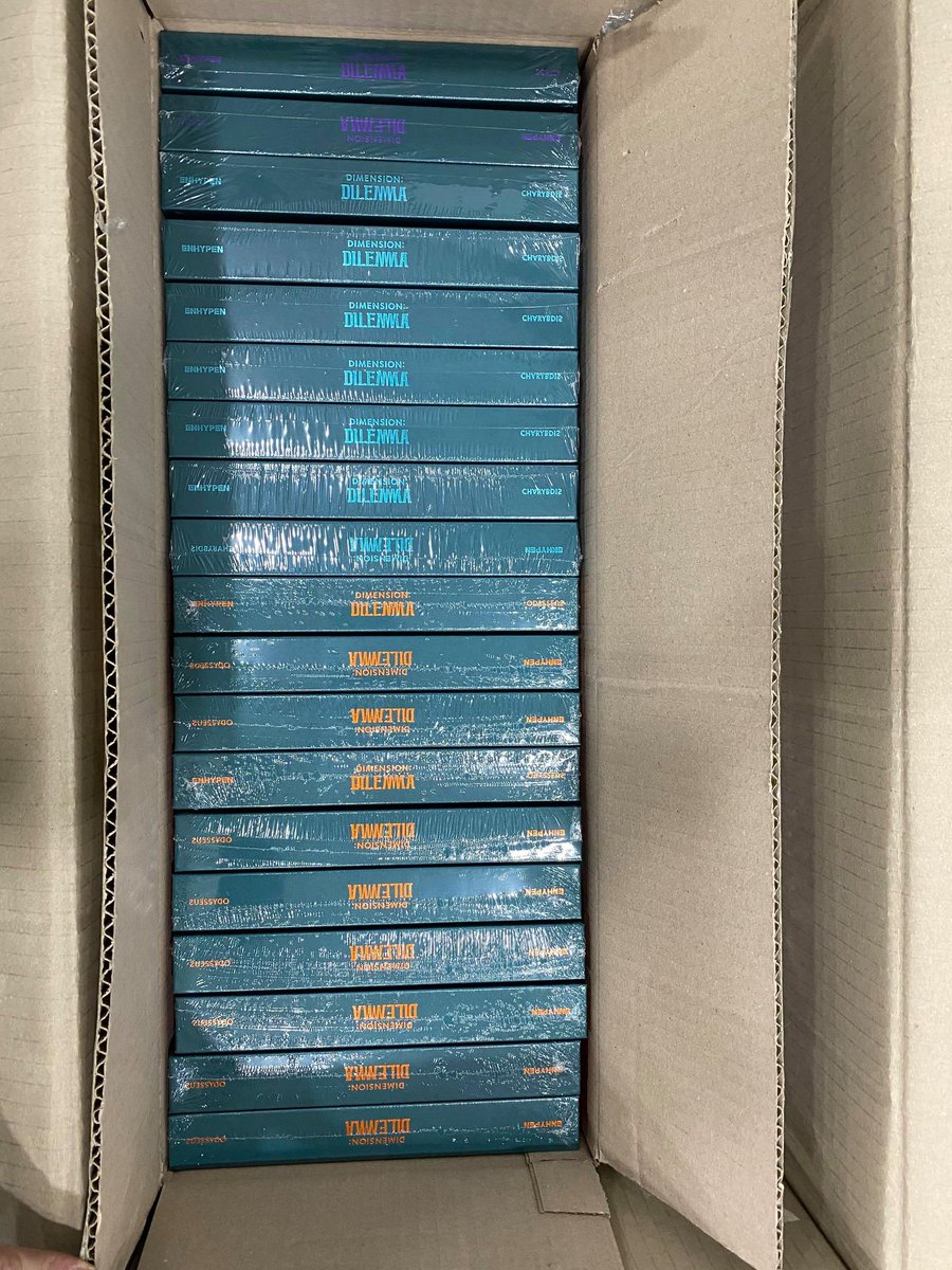 YPMUpdates's tweet image. #YeppiMart_Updates

ENHYPEN DIMENSION DILLEMA ALBUMS arrival pics - arrived at our korean address