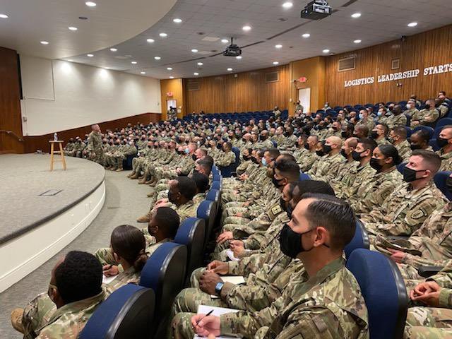 alu_lncoa's tweet photo. On 1 Nov 2021, 1TSC CSM Michael J. Perry III conducted a LPD with SLC Cadres/Students at the #LNCOA. He accentuated the importance of #StandardsandDiscipline, and creating a #Culture of #Inclusion. He discussed the @16thSMA initiatives and NCO Strategy. https://t.co/lZlaaSETsj