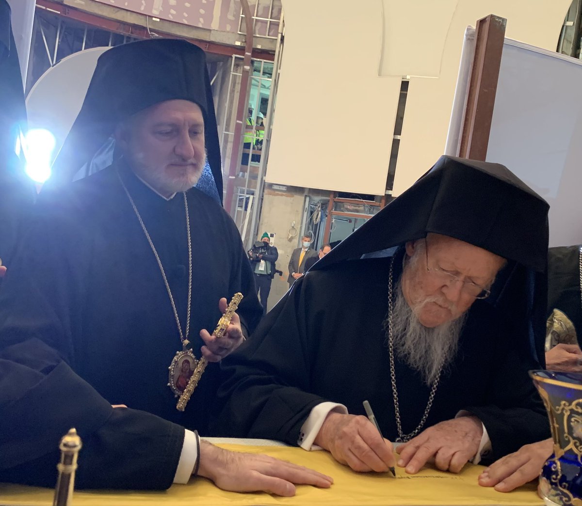 Elpidophoros's tweet photo. Η εμβληματική τελετή των θυρανοιξίων του Ι. Ν. του Αγίου Νικολάου στο Σημείο Μηδέν από τον Οικουμενικό Πατριάρχη Βαρθολομαίο σήμερα, στην 30η επέτειο από την ενθρόνισή του, σηματοδοτεί μια ιστορική στιγμή ανανέωσης της πίστης μας όχι μόνο στις ΗΠΑ, αλλά σε ολόκληρη την οικουμένη. https://t.co/dofPRXTq7r