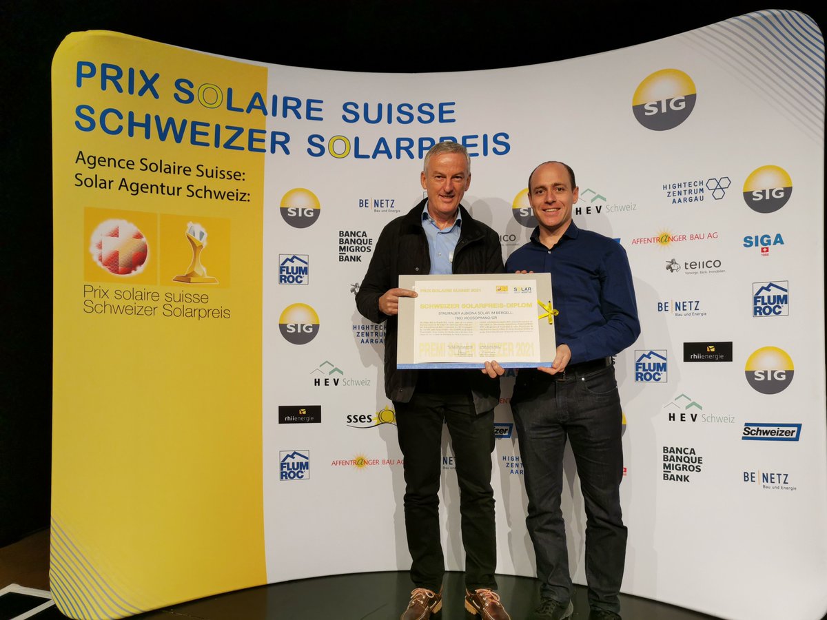 ewz_energie's tweet photo. Heute durfte unser Projektteam für die erste #Solar-Anlage auf einer Staumauer "Solar Albigna" ein #SchweizerSolarpreis-Diplom in der Kategorie #Energieanlagen entgegennehmen😃. Weitere Informationen zu unserem Engagement im #Solar Bereich: https://t.co/FSt8vHnPKv https://t.co/X0RPSchxSV