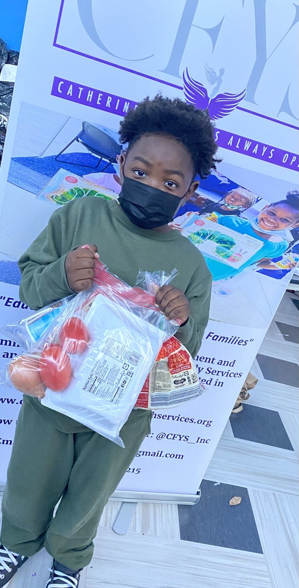 CFYS_Inc's tweet photo. We love when our kids come by to pickup their weekly supplies 💕 #CFYS #Zone15 #OSTProgram #afterschoolprogramsmatter #familyleague #cookingclub #engagement https://t.co/kTXYY1tBFk