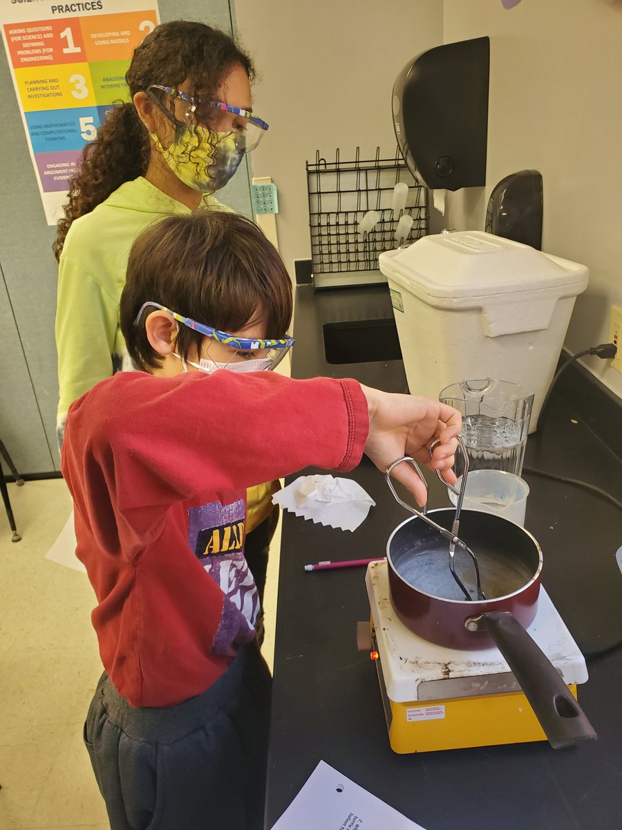 AVID8GMS's tweet photo. @GMSJags @Szydlowskim working on lab skills and transfer of energy! #safetyfirst #readthedirections #itexploded https://t.co/mudcXjQl9P