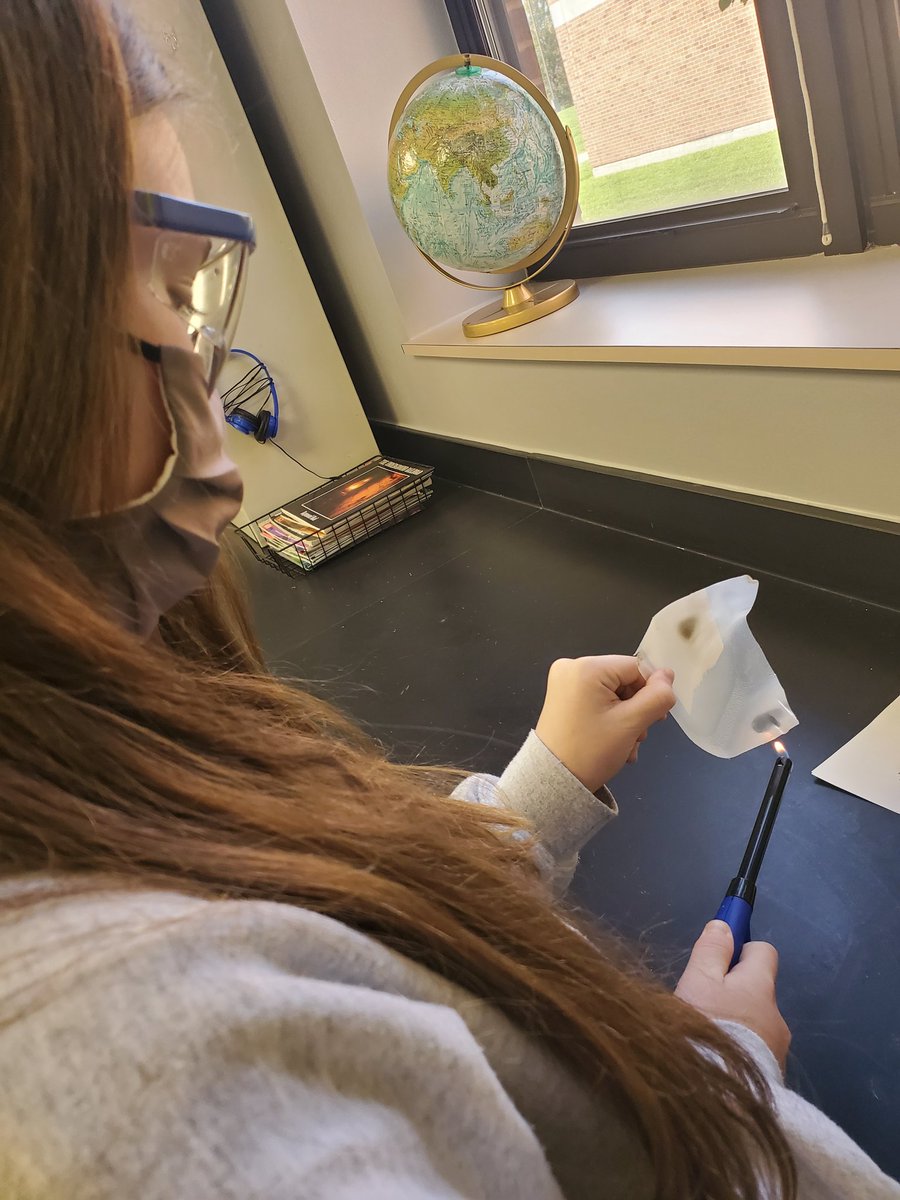 AVID8GMS's tweet photo. @GMSJags @Szydlowskim working on lab skills and transfer of energy! #safetyfirst #readthedirections #itexploded https://t.co/mudcXjQl9P