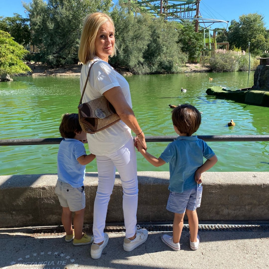 ¡Hoy el día me ha dado una gran #ALEGRÍA! 😍
‍👶🏼 ¡Una 𝐍𝐈𝐄𝐓𝐀 más!
👩‍👧‍👦 Y ya van 5 a los que querer, llevar de la mano y acompañarles en esta aventura que llamamos vida.
¡Gracias, gracias, gracias! ❤️
#amor #familia #ilusion