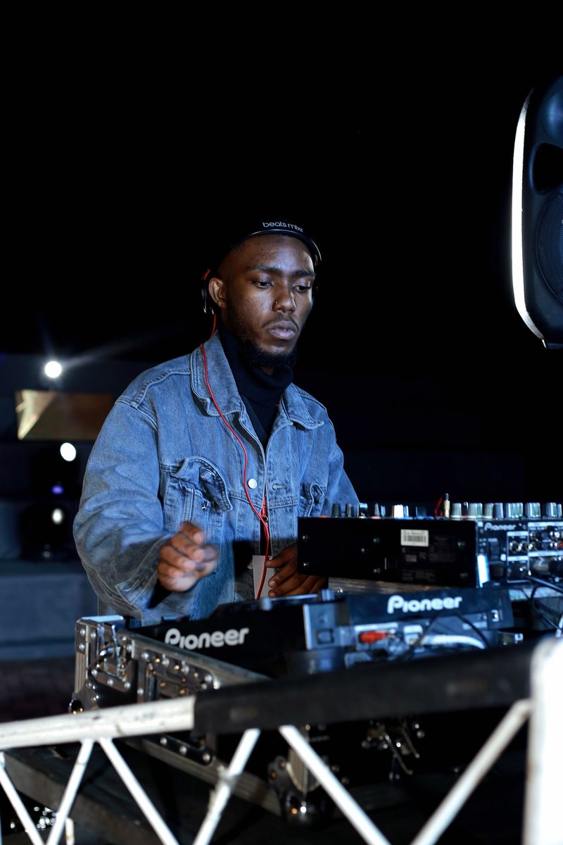 teeydor_'s tweet photo. Imagine being a DJ for a night full of fun... 🥺
Thanks to @ShelaNights we rocked 🙏
📸 : @DavidBillboard https://t.co/iSmH1fqYfg