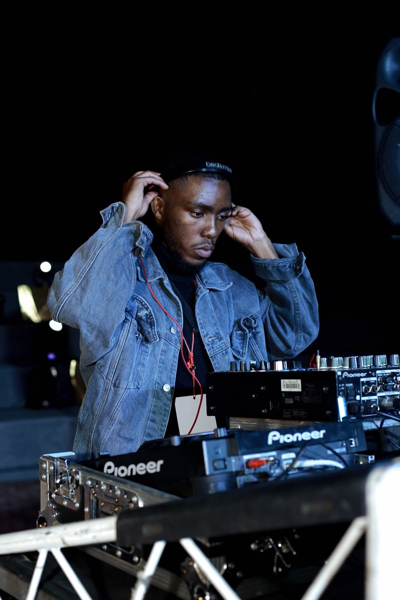 teeydor_'s tweet photo. Imagine being a DJ for a night full of fun... 🥺
Thanks to @ShelaNights we rocked 🙏
📸 : @DavidBillboard https://t.co/iSmH1fqYfg