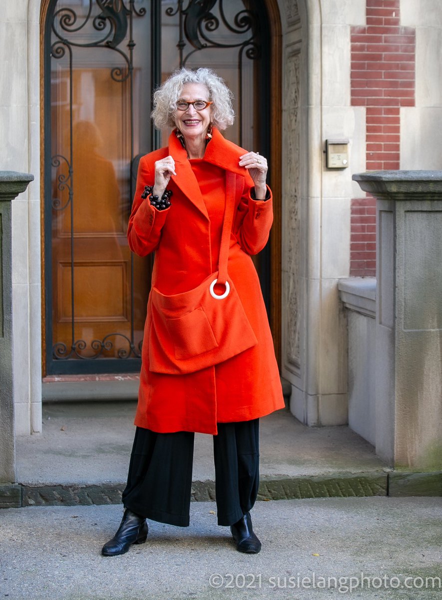 tessloglobal's tweet photo. Such a delight to see one of New York’s finest fashion influencers @artfulcitystyle [Instagram] rocking this orange coat from our #TessloBigApple collection. 

Simply gorgeous! 

🧡😎💫

#womenwithstyle #fashionover60 #50plusandfabulous #styleatanyage #tessloglobal https://t.co/M9ej0Rcfxw