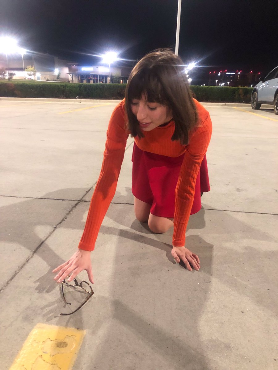 RchtSaturnGirl's tweet photo. Ik Velma was the basic costume this season, but I cut my hair for this sooo https://t.co/szYXWdRHSt