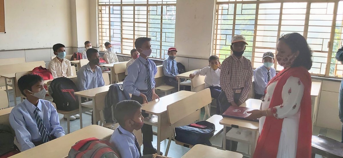 RituTyagi2907's tweet photo. #Apportunity to return to school makes the students cooler so teachers are glad😇
@PbpandeyB @Dir_Education 
@DrAnilKumarTeo1 @HappinessDelhi https://t.co/ycEvOHg5ZY
