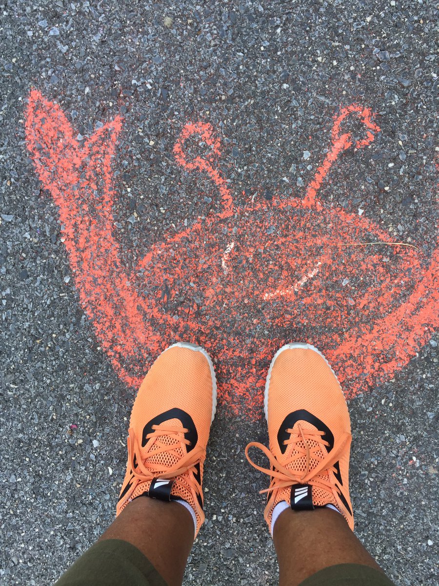 ReviveRobin's tweet image. I’m a chalk-kid too! #LockdownMagic @WomenCanDaily